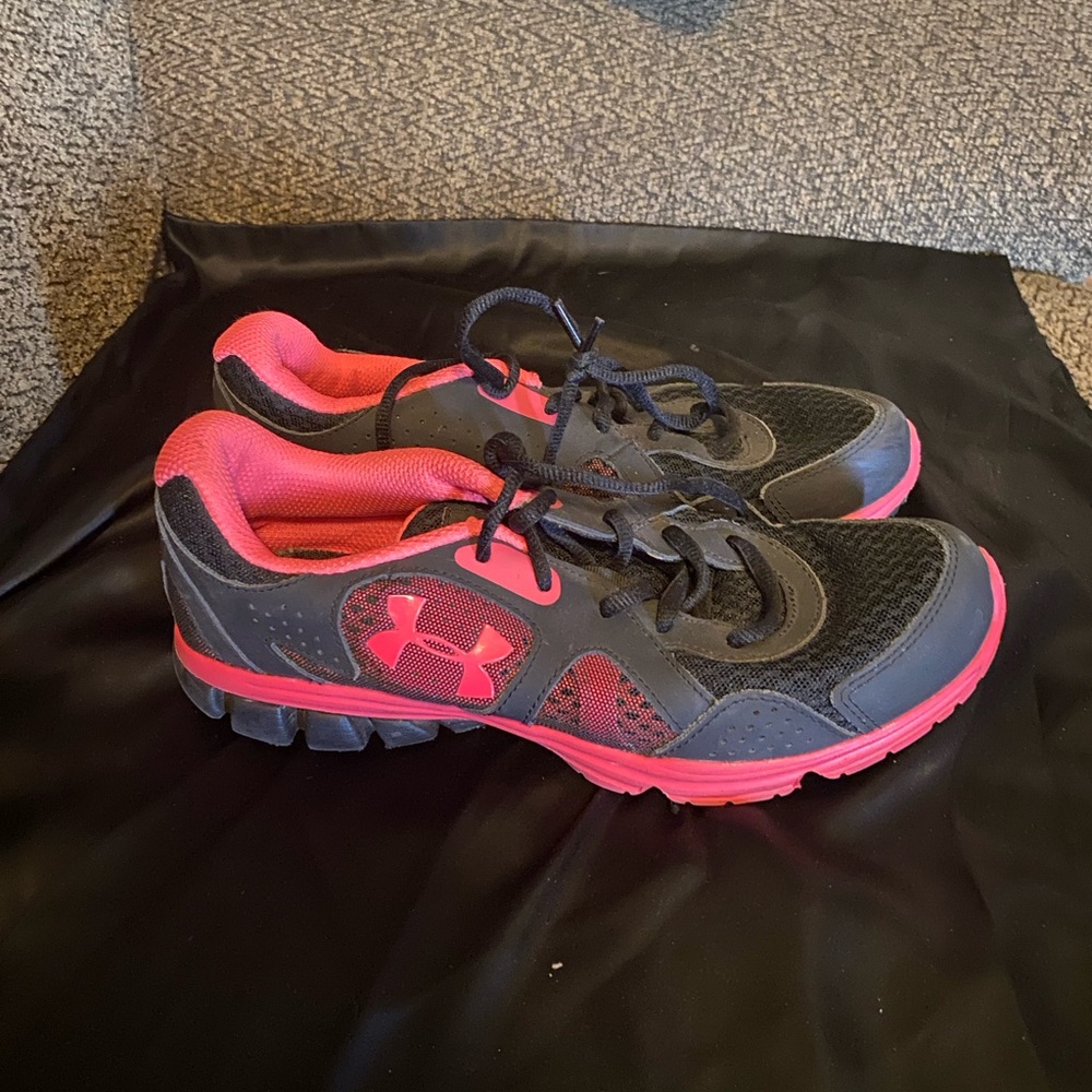 New, worn once and super comfy !